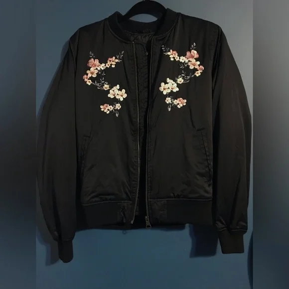 AEO- Womens Floral Embroidered Black Bomber Jacket - Picture 6 of 9